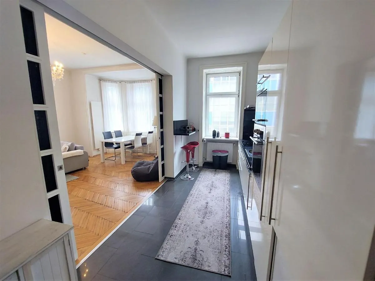 Apartment Romantic Living By Interhome Vienna