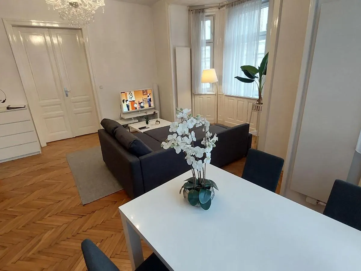 Apartment Romantic Living By Interhome Vienna